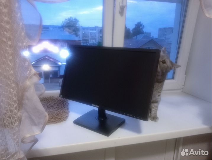 Монитор Samsung 22