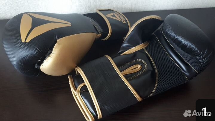 Боксерские перчатки Reebok Boxing арт CK7832