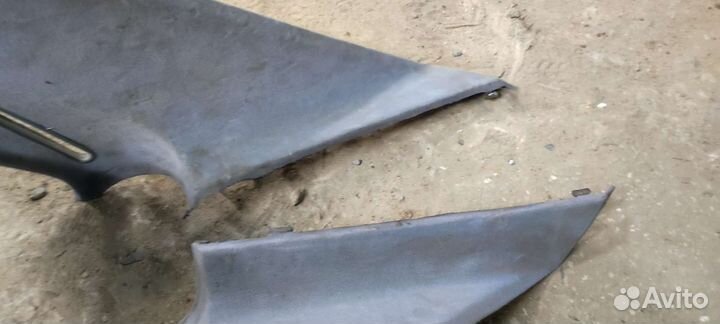 Обшивка задней стойки W202