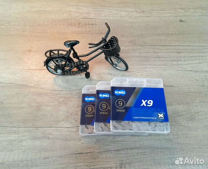 Велосипедная цепь Kmc 9 скоростей 114 звеньев