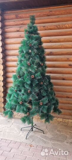 Елка искусственная заснеженная с шишками