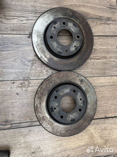 Тормозные диски переднее Mitsubishi Lancer 1.6