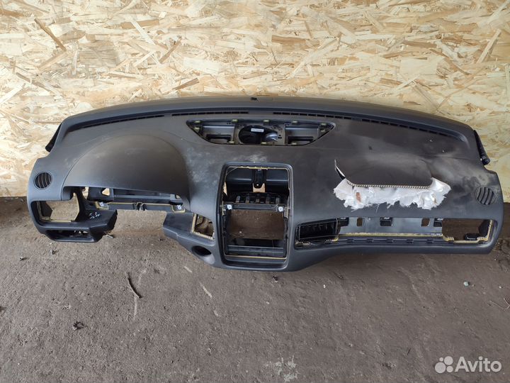 Панель приборов Торпедо Volkswagen Touareg NF