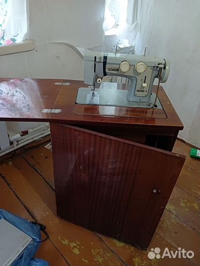 Швейная машина Чайка 3