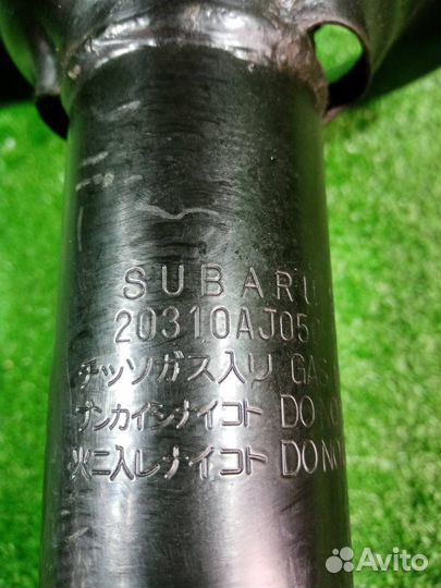 Стойка подвески передняя левая Subaru Legacy