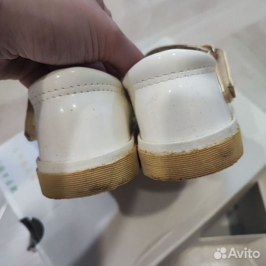 Туфельки для девочки лаковые 23