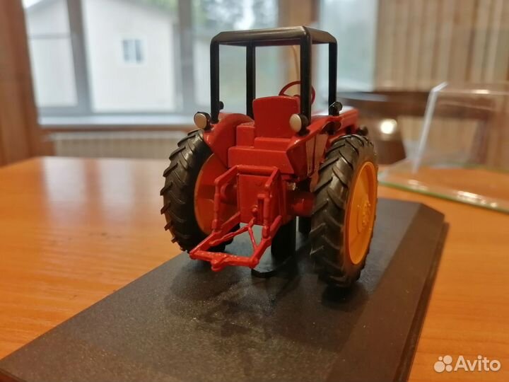 Модель трактора в масштабе 1 43