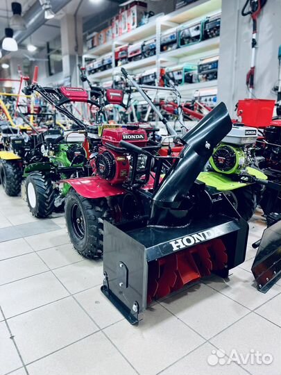 Снегоуборочная машина Honda 13 лс