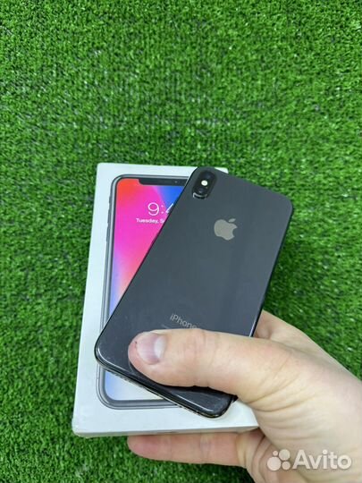 iPhone X, 64 ГБ