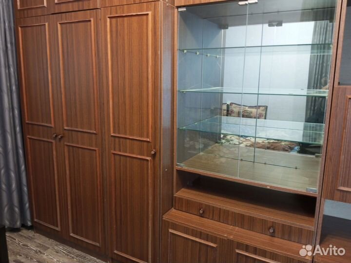 Шкаф сервант