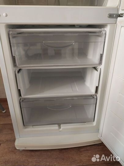 Холодильник Атлант на запчасти