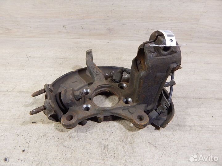 Кулак поворотный передний левый Vw Touran