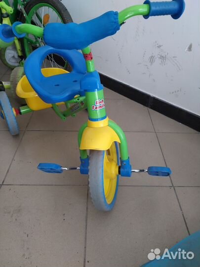 Трехколесный велосипед