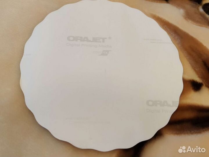 Наклейка в авто