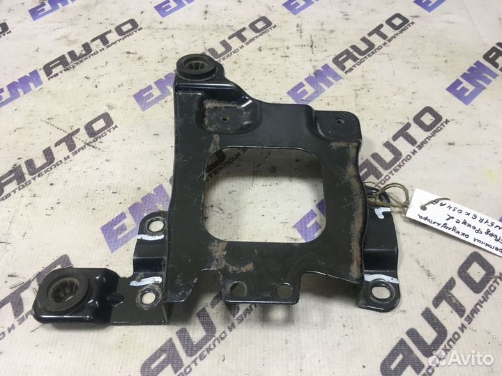 Крепление аккумулятора Форд Фокус 2