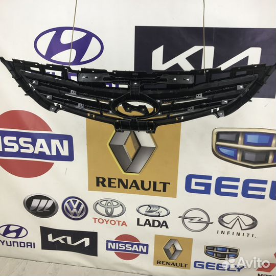 Решетка радиатора Hyundai solaris