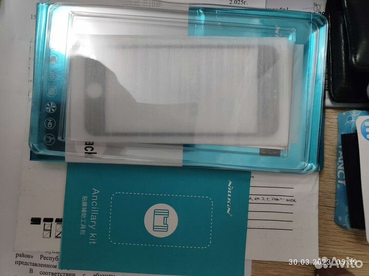 Защитное стекло на iPhone 8