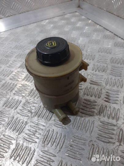 Бачок гура Renault Logan K7MF710 2007