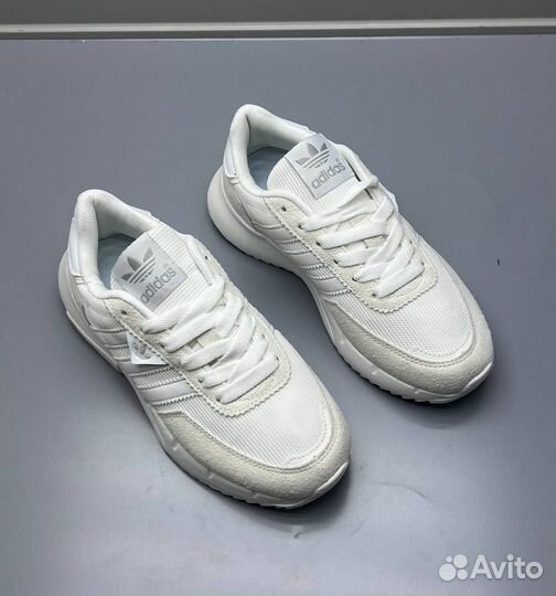 Кроссовки adidas женские