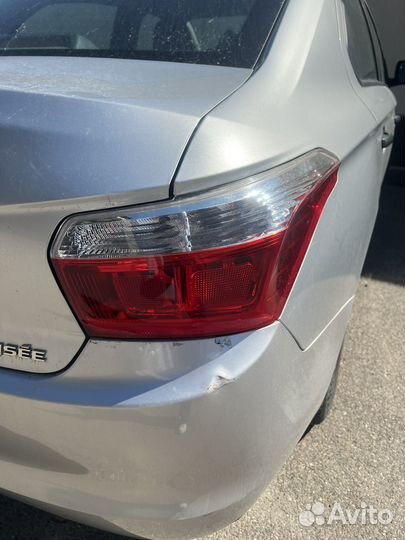 Продаю заднюю правую фару