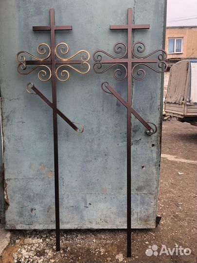 Ритульные столики, лавочки, цветники, вазоны