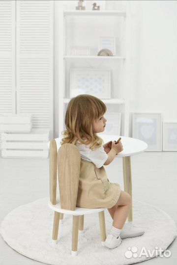 Детский столик со стульчиком