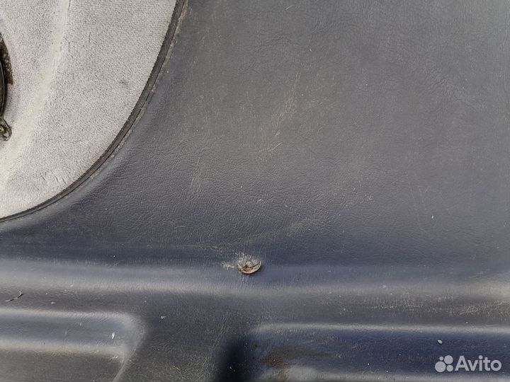 Обшивка салона задняя правая vito w638