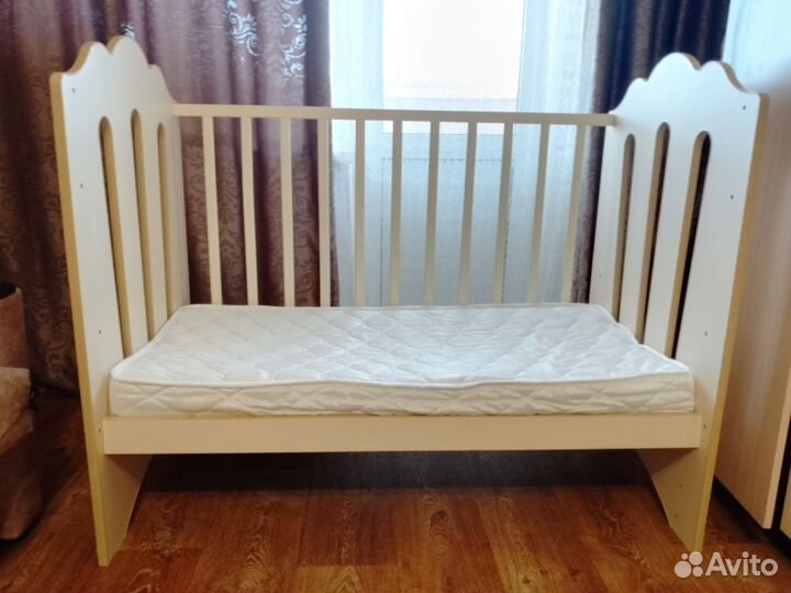 Детская кроватка