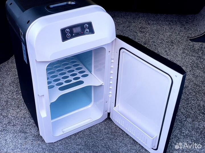 Автомобильный холодильник AVS 12в/24в/220в
