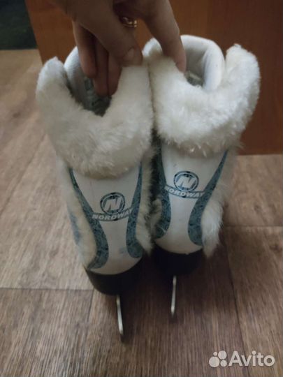 Коньки женские фигурные