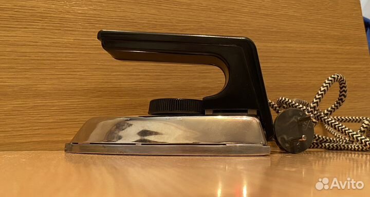 Утюг дорожный малогабаритный 1985 год