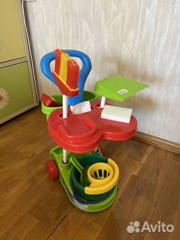 Тележка с набором для уборки детская