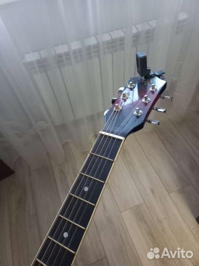 Акустическая гитара