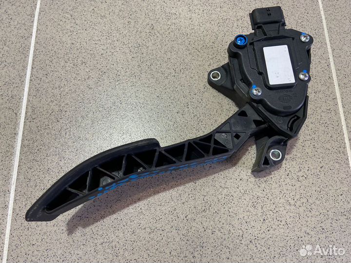 Педаль газа Nissan Teana II 2011