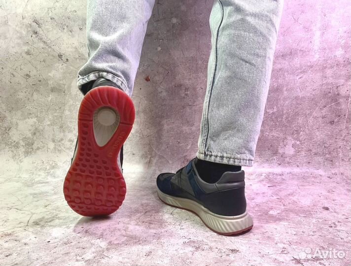 Кроссовки Eccoкачественные