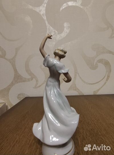 Фарфоровая статуэтка Schaubach Kunst