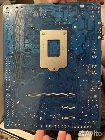 Материнская плата с процессором и с памятью