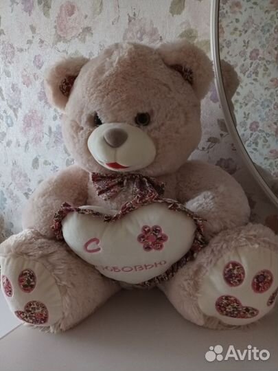 Плюшевый медведь