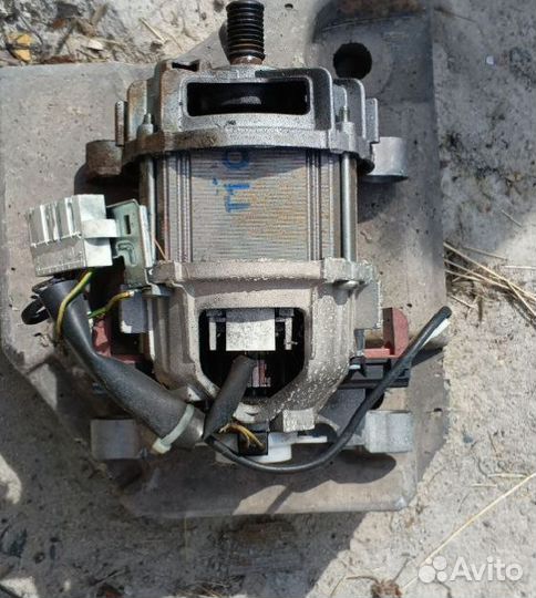 Мотор на стиральную машину