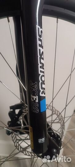 Вилка SR Suntour XCE28 DS, ход 100 мм