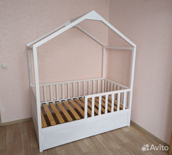 Детская кроватка домик (Новая)