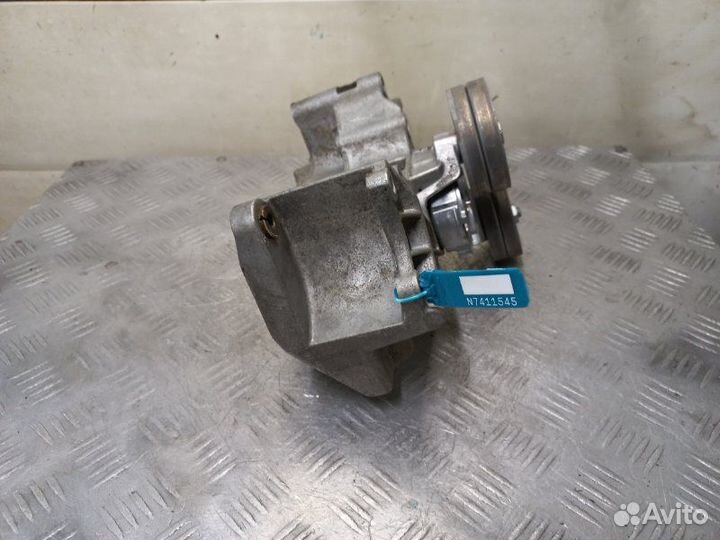 Кронштейн генератора Volkswagen Golf 4 1.4