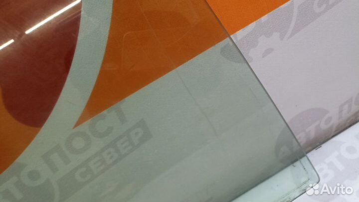 Стекло двери заднее правое Toyota Caldina ST190