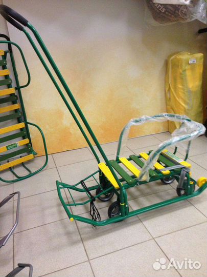 Санки с колесами новые