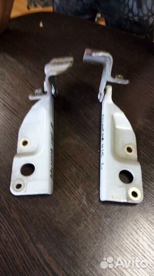 Петли капота на Ниссан Альмера Н16