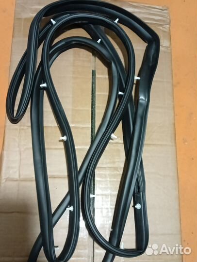 Уплотнитель левой двери hyundai H-1