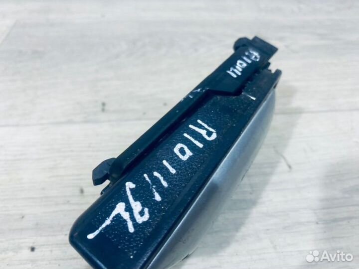 Ручка двери задняя левая Kia Rio седан 1.4 G4FA