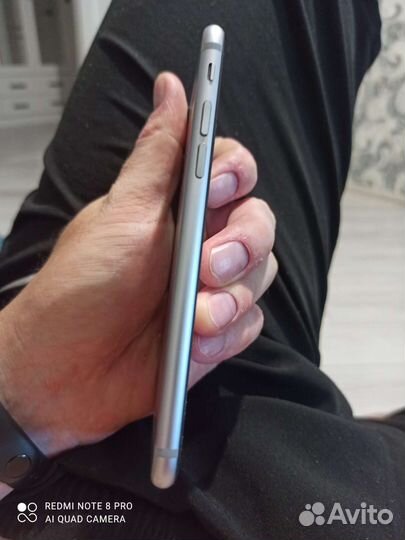 Телефон iPhone 6s