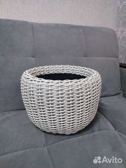 Кашпо для цветов из искусственного ротанга