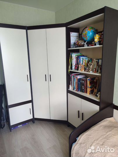 Шкаф, кровать, стол